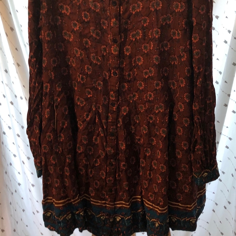 Aftaid State long sleeve tunic.